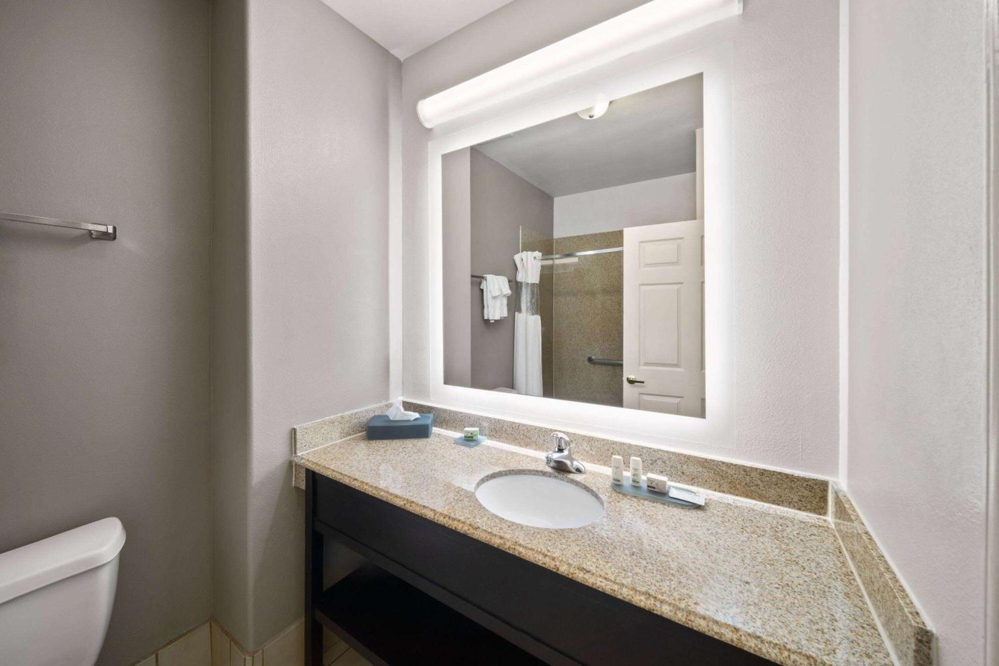 La Quinta By Wyndham Deer Park Ξενοδοχείο Εξωτερικό φωτογραφία